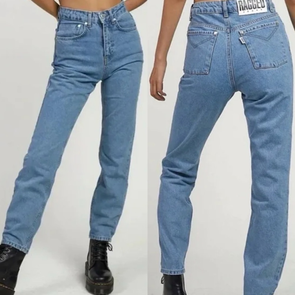 The Ragged Priest High-Waisted Mom Jeans in Light Wash 26
